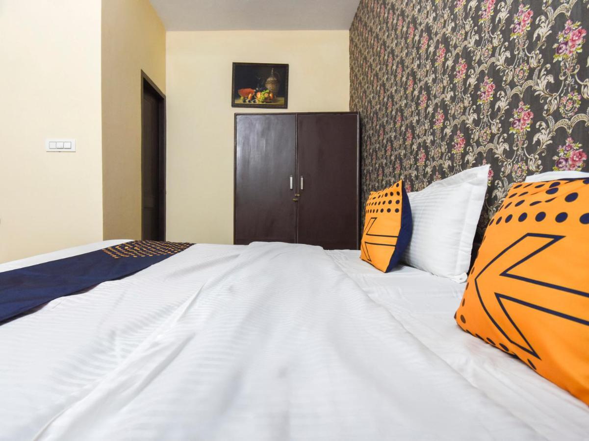SPOT ON 70295 Sky Inn Jalandhar Eksteriør bilde