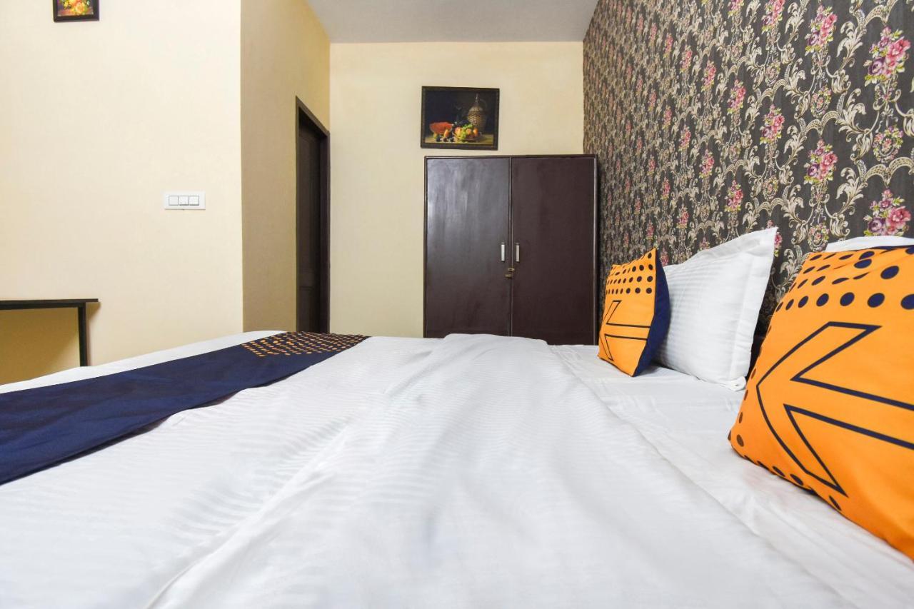 SPOT ON 70295 Sky Inn Jalandhar Eksteriør bilde