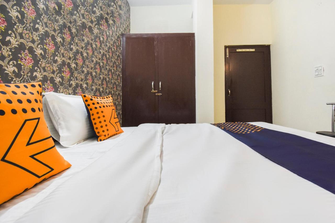 SPOT ON 70295 Sky Inn Jalandhar Eksteriør bilde